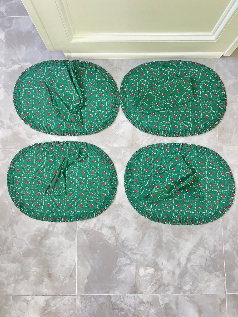 Vintage Kane Kraft Oval Christmas Placemats & Napkins Green Ruffled Hearts 8 Pc